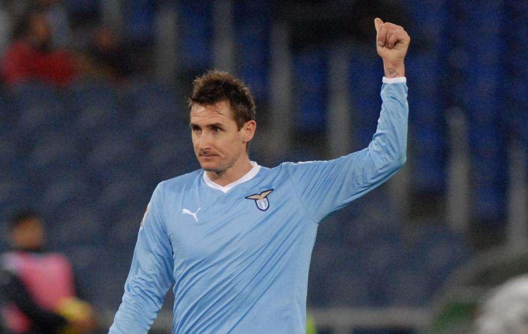 FORMELLO - Reja prova "l'albero di Natale" per la gara di questa sera con il Siena.. Lulic forse in panchina, Matu out e Cana verso la tribuna... Klose torna ad allenarsi