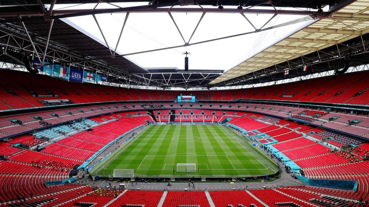 Inghilterra, tifosi senza biglietto a Wembley contro l'Italia. La Uefa punisce la FA