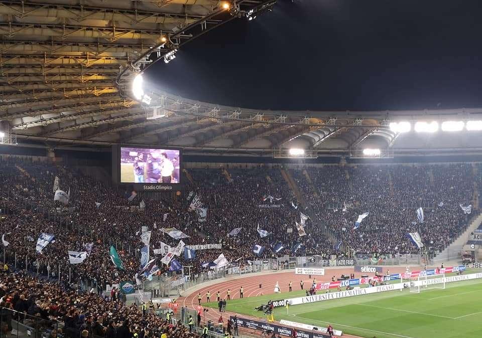 Lazio-Roma, il derby è sugli spalti. La Curva Nord: "Il telone dove sta?" - FOTO&VIDEO