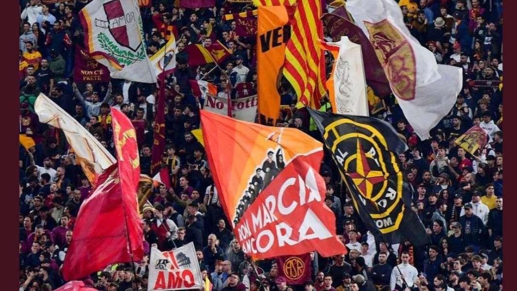 "Roma Marcia Ancora" sugli spalti, il club pubblica una foto della bandiera fascista