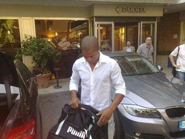 FOTOGALLERY - Eliseu, il primo giorno di Lazio. Superate le visite mediche:"Muy contento!"