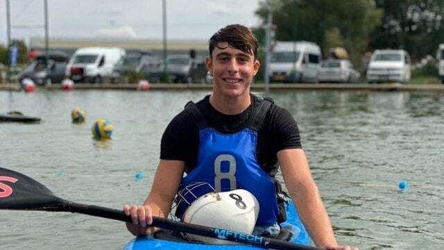 Napoli, muore Antonio Marino a 19 anni: era un campione di canoa