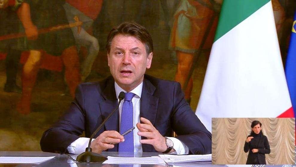 Coronavirus, Conte: "4,3 miliardi per emergenza ai sindaci, 400 milioni di buoni spesa"