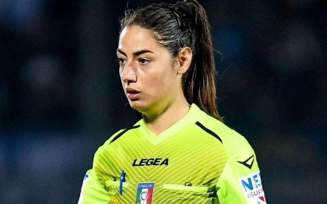 Arbitri, Ferrieri Caputi si presenta: "Abbattute le barriere, ora tocca a noi donne!"