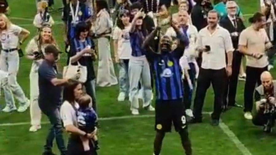 Lilian Thuram, schiaffo al figlio durante il coro anti-Juve: cosa è successo - VIDEO