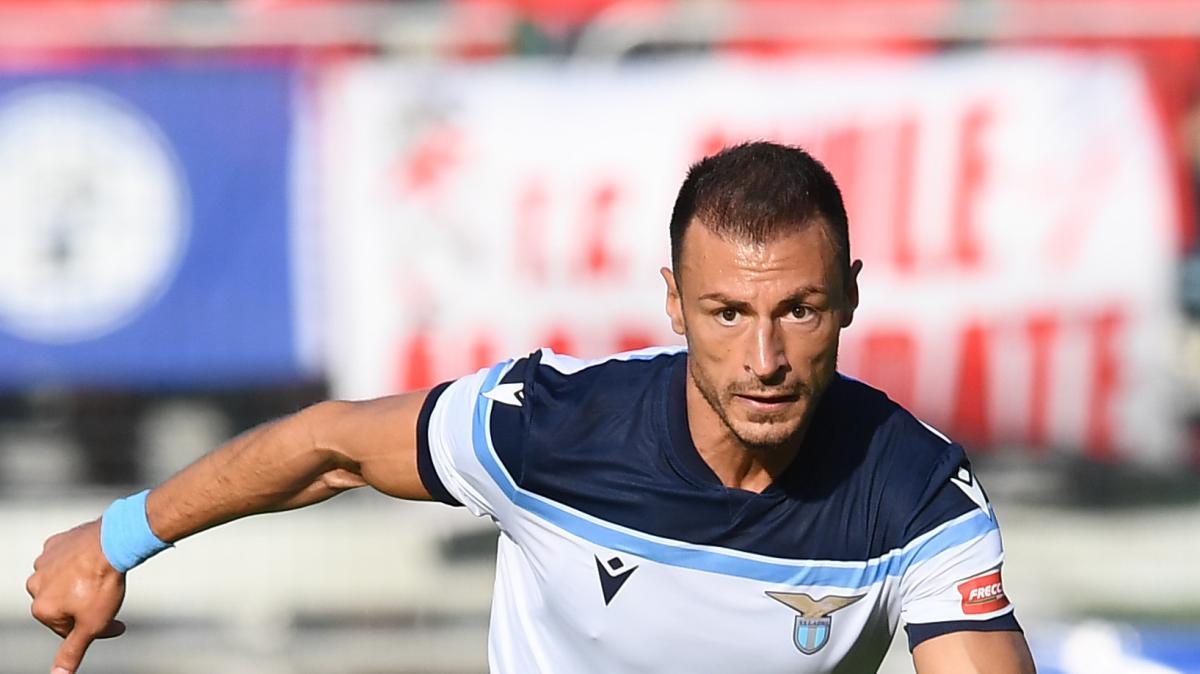 Lazio, la dedica di Radu dopo la protesta: "I Laziali non saranno mai sconfitti"
