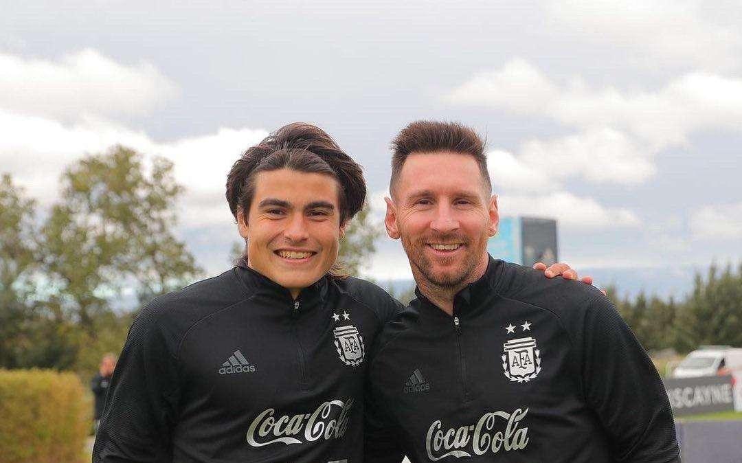 Lazio, Luka Romero sempre più predestinato: ecco gli scatti con Messi - FOTO 