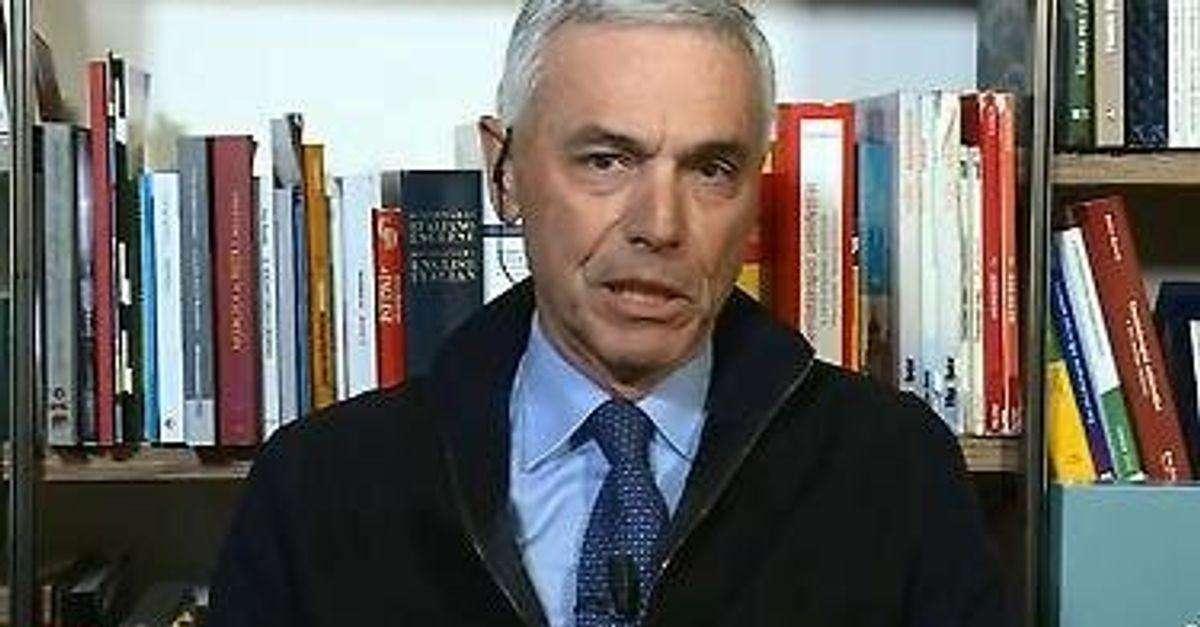 Covid-19, parla l'esperto Palù: "Tracciare gli asintomatici non ha senso"