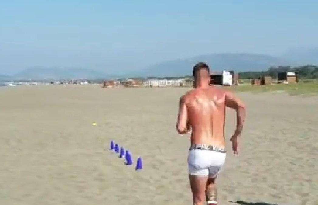 Lazio, Milinkovic è pronto per Auronzo: il serbo si allena sulla sabbia - FOTO