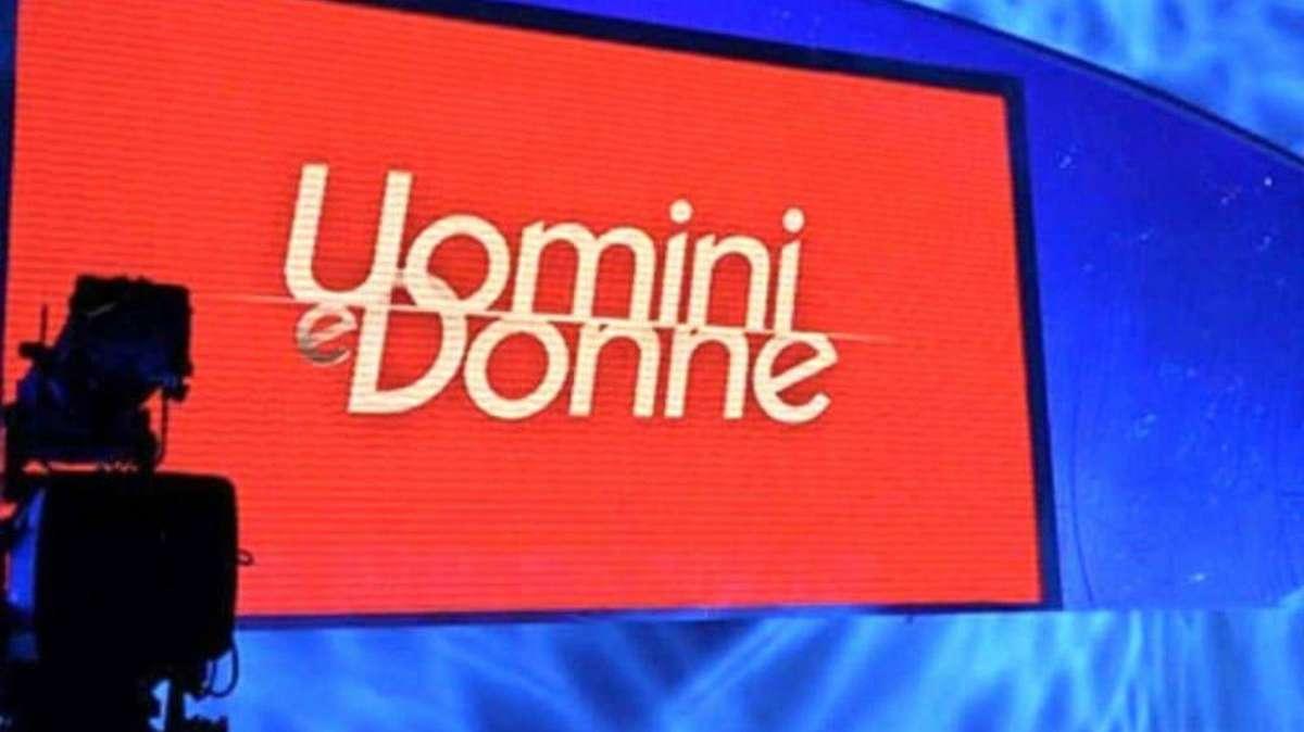 Lazio, i biglietti del derby come regalo: il curioso gesto a Uomini e Donne