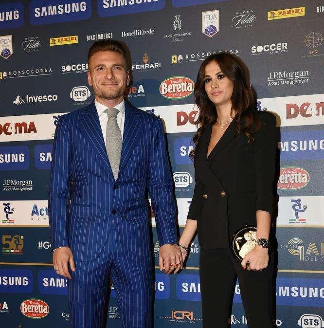 Immobile, esercizi "al bacio" insieme a Jessica - VD