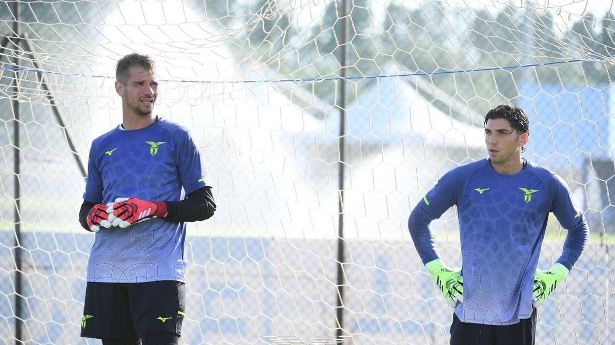 Lazio, chi sarà il portiere titolare a Como? La scelta passa per i piedi