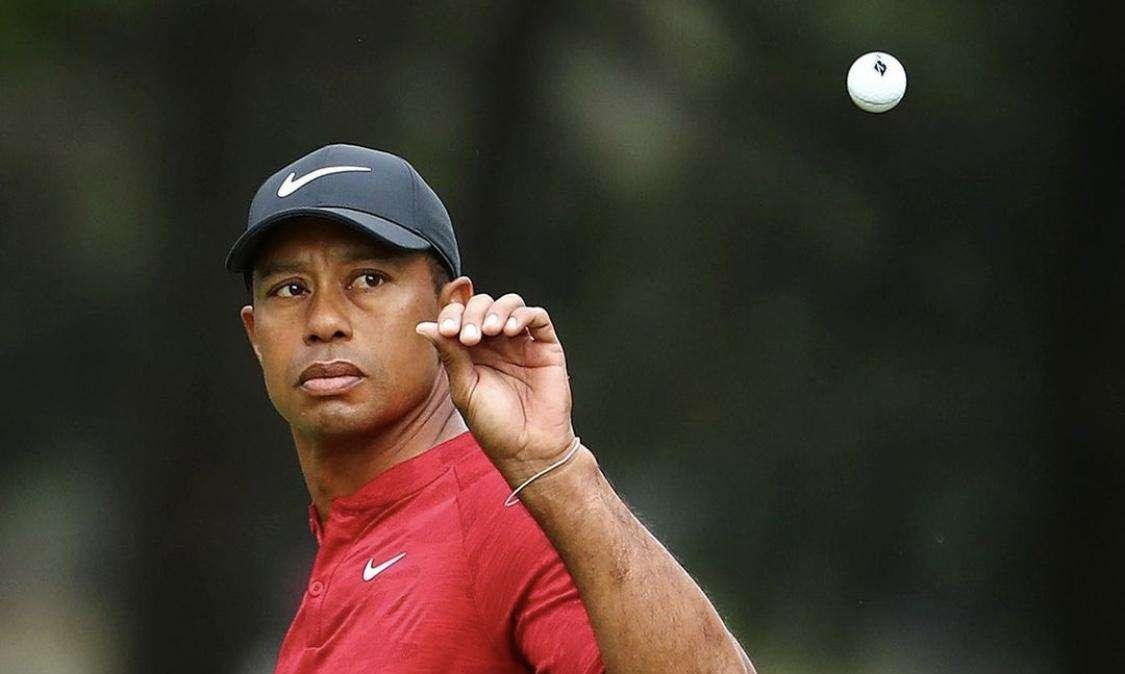 Paura per Tiger Woods, incidente d'auto per il campione di golf: le condizioni
