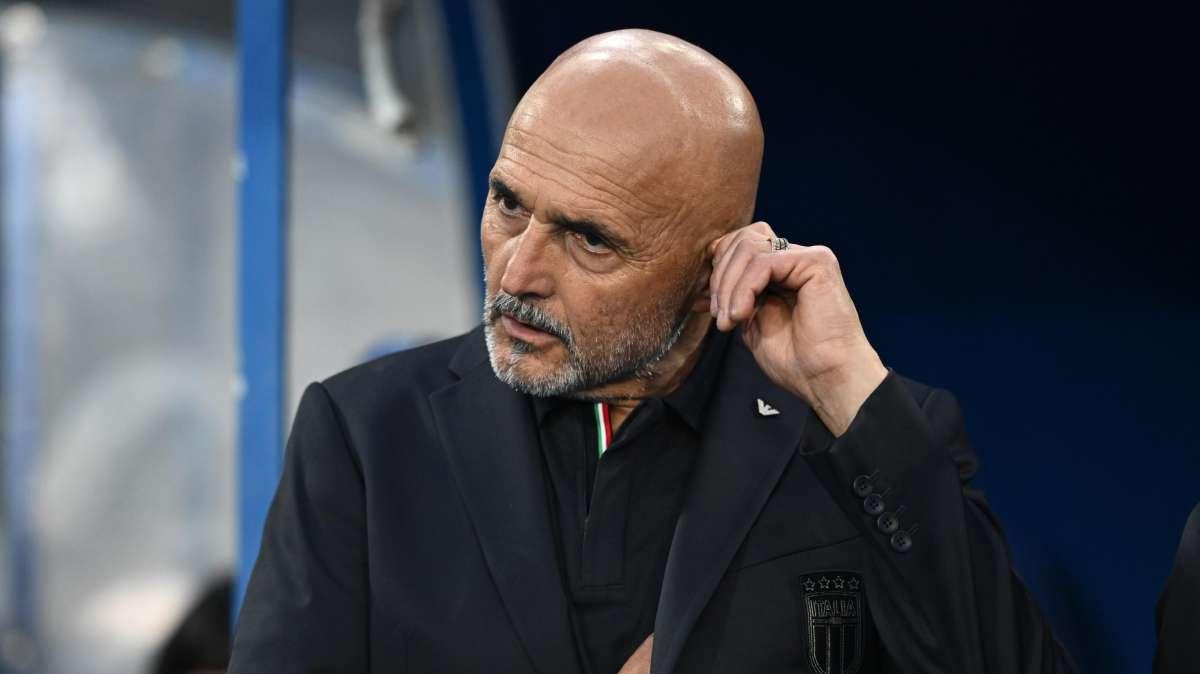 Italia, Spalletti spiazzato dall'affetto dei tifosi: "Siete un nostro 10" 