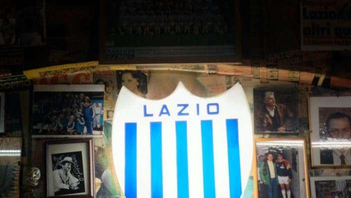 Enrico e il suo Grottino-santuario del Laziale: "Quando andavo sul pullman con Chinaglia... A Ederson ho dedicato un piatto!" - VIDEO & FOTO