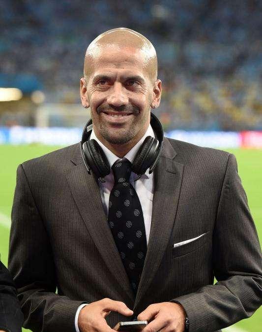 Veron debutta con l'Estrella: esordio e gol della vittoria per l'ex Lazio