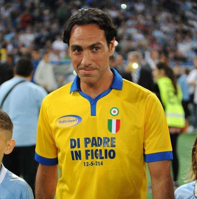 Crotone, suggestione Nesta: avviati i contatti per portare l’ex Lazio sulla panchina 