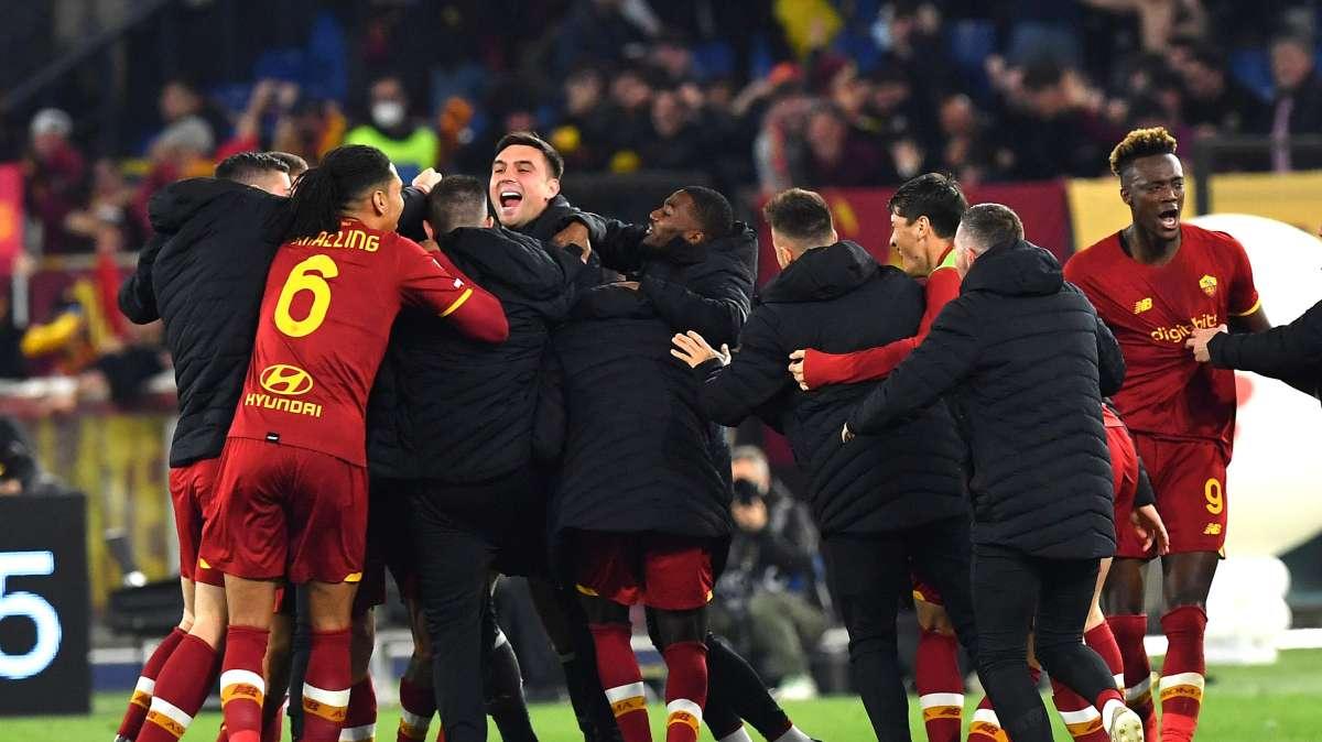Roma, Wjnaldum ko e i tifosi se la prendono con Afena Gyan: "Vattene"