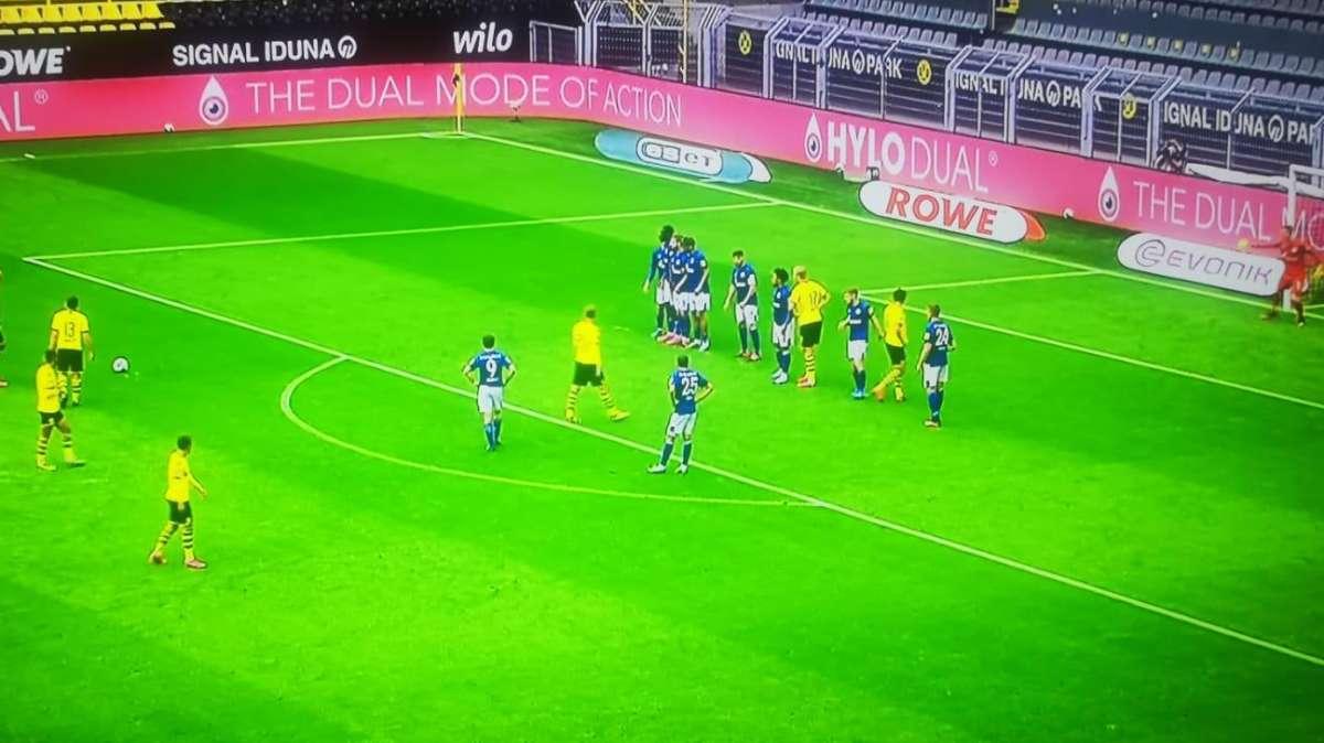 Bundesliga, torna il campionato: poker Dortmund nel derby. Wolfsburg all'ultimo respiro