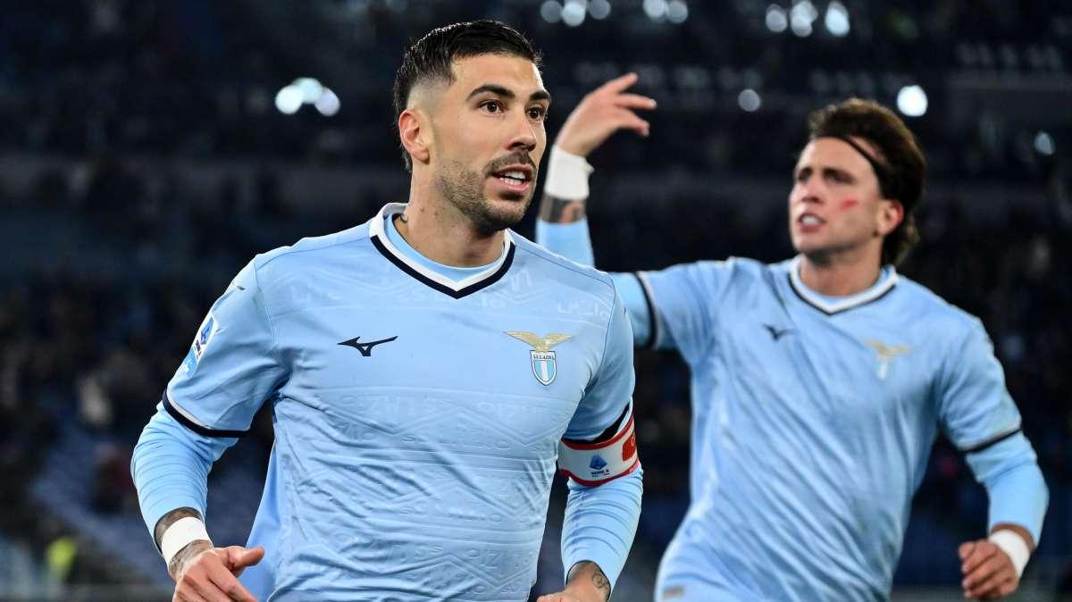 Il ritorno alle origini: la Lazio sceglie il celeste per il derby. Una maglia, una fede, un destino