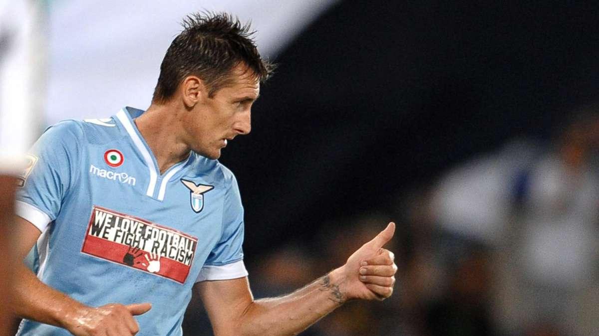 Klose: "Posso giocare anche altri due anni: ho un contratto fino a giugno, poi vedremo"