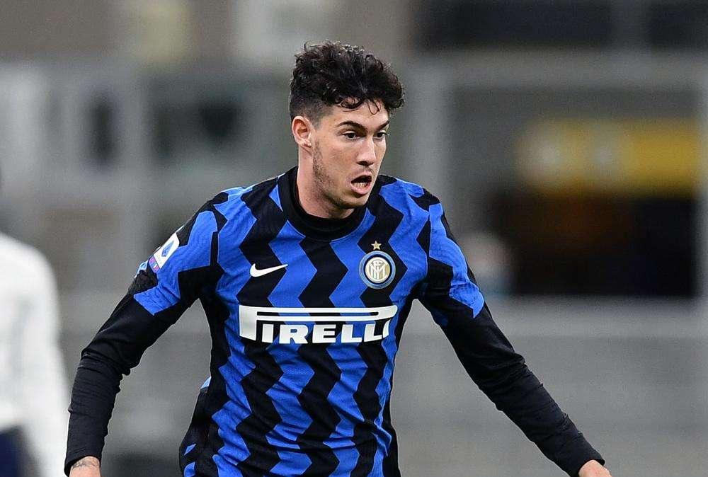 Inter, Bastoni è guarito dal coronavirus: l’annuncio via social - FOTO