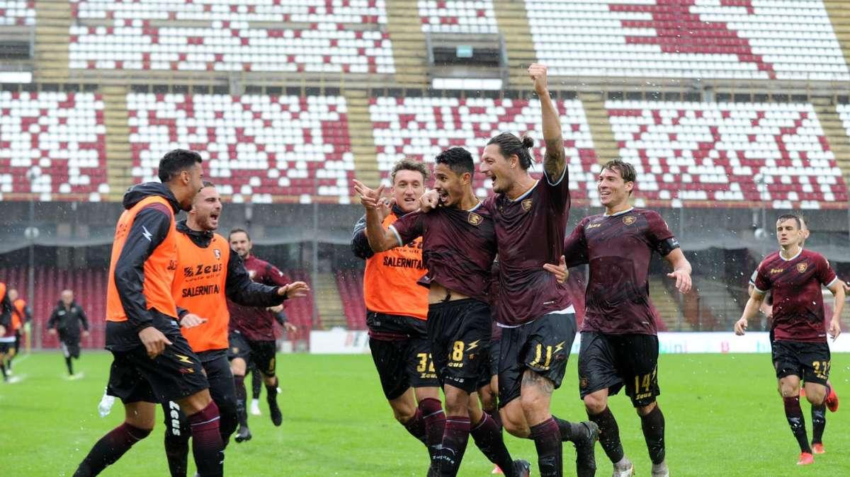 UFFICIALE - La Salernitana torna in Serie A: decisivo il 3-0 al Pescara