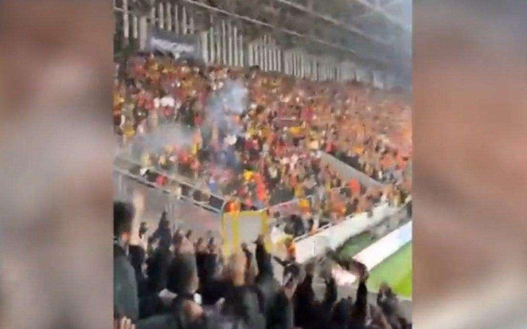 Turchia, immagini terribili: un razzo colpisce un tifoso allo stadio! - VIDEO