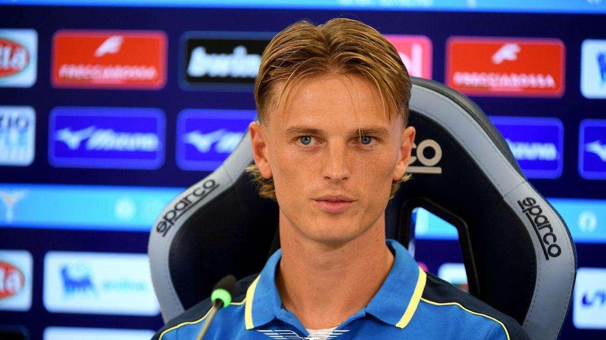 Lazio, Gudmundsson: “Qui per dimostrare chi sono, voglio giocare”. Sul ruolo…