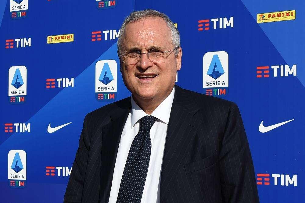 Lazio, Lotito fa visita alla squadra: blitz del patron durante l'allenamento