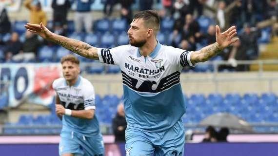 Lazio, in aeroporto Acerbi salta Farris con...un tunnel - VIDEO