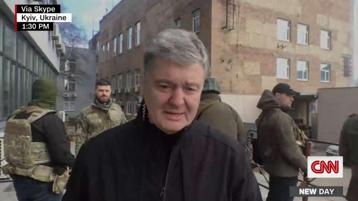 Guerra Russia - Ucraina, ex presidente Poroshenko si unisce all'esercito - FOTO