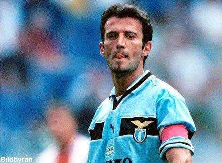 Tanti auguri Favalli, l'ex capitano biancoceleste compie 46 anni