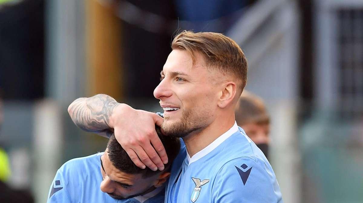 Lazio, l'abbraccio di Zaccagni e Immobile regala un dolce risveglio - FOTO