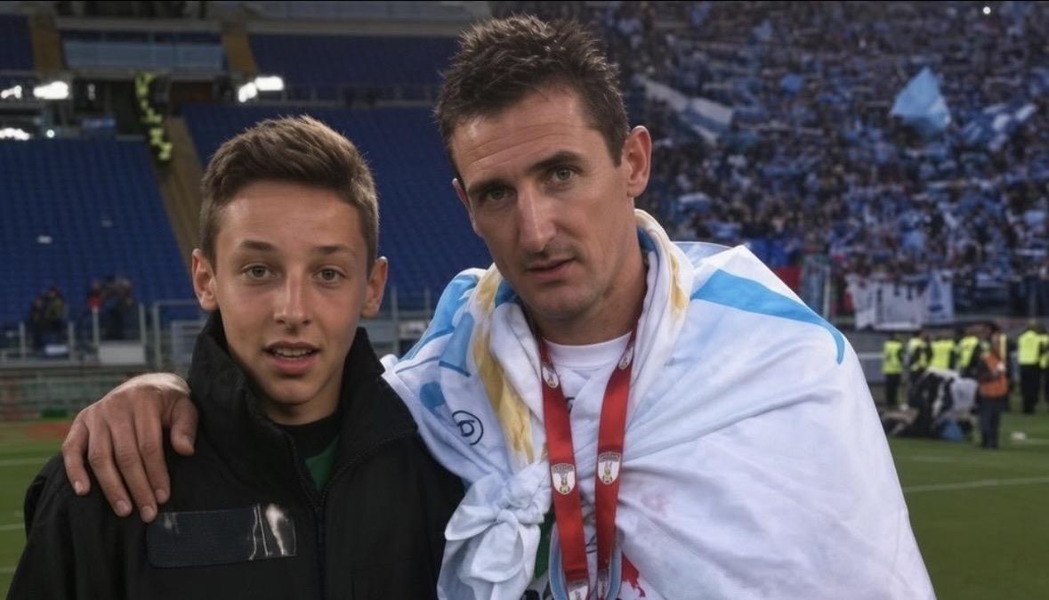 Lulic, Klose e le giovanili: gli scatti più emozionanti di Frattesi alla Lazio - FOTO
