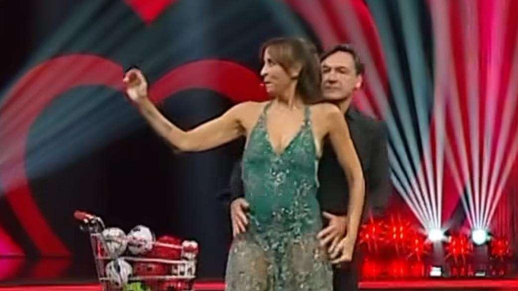 Caressa - Parodi show a Ballando con le Stelle! E a fine esibizione una sorpresa