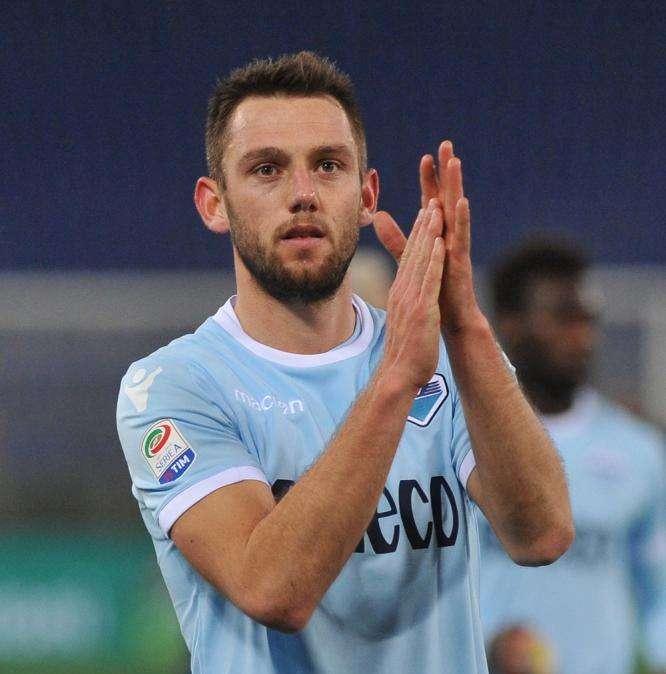 Lazio - Feyenoord, trovato l'accordo dopo la truffa nell'affare de Vrij
