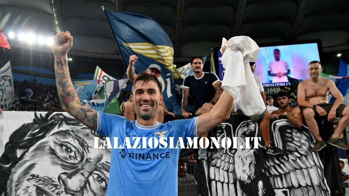 Lazio - Bologna, Romagnoli festeggia da tifoso: "Quant'è bello essere laziali" - FOTO