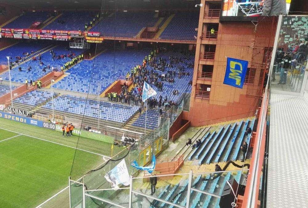 Genoa - Lazio, i tifosi biancocelesti dentro al Ferraris: FOTO&VIDEO