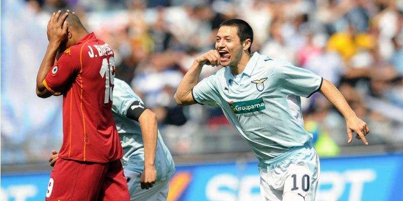 Lazio, 10 anni fa il 4-2 nel derby: Zarate e Kolarov stendono la Roma