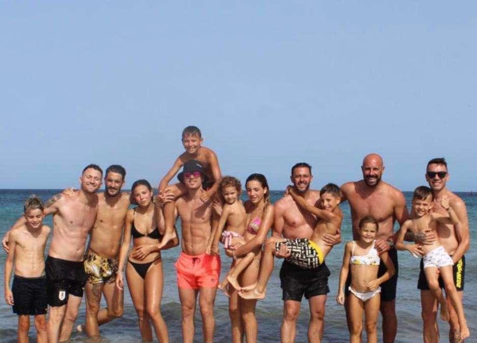 Lazio, trio spagnolo in vacanza: Ibiza è un po’ biancoceleste