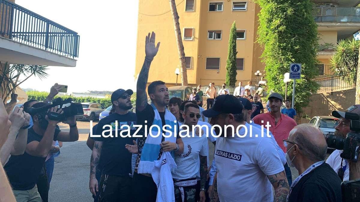 Lazio - Bologna, esordio da brividi per Romagnoli: la Nord lo incensa