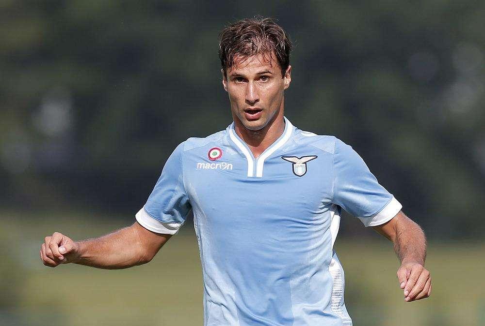 Dall'Inghilterra: il Manchester United su Cana? L'albanese vuole la Lazio ma chiede più spazio