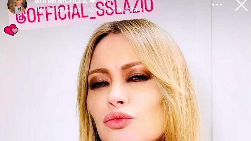 Lazio, Anna Falchi e lo scatto per la vittoria di ieri: "Una partita coi fiocchi" - FOTO