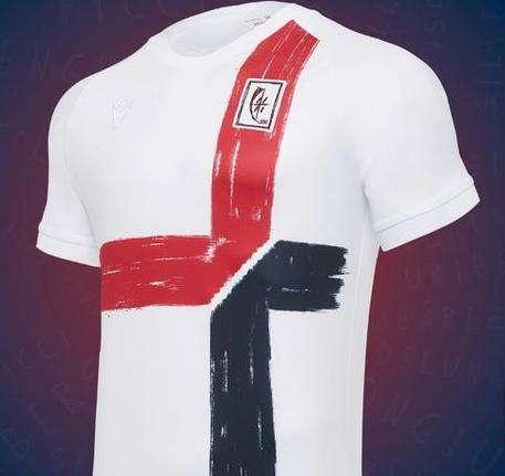 Cagliari, svelata la maglia del centenario realizzata da Macron - FOTO