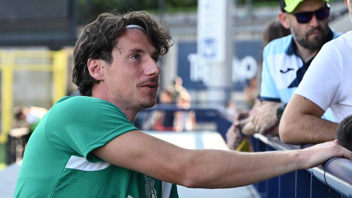 Pinamonti, ingaggio più basso e niente premio. Tutto per la Lazio