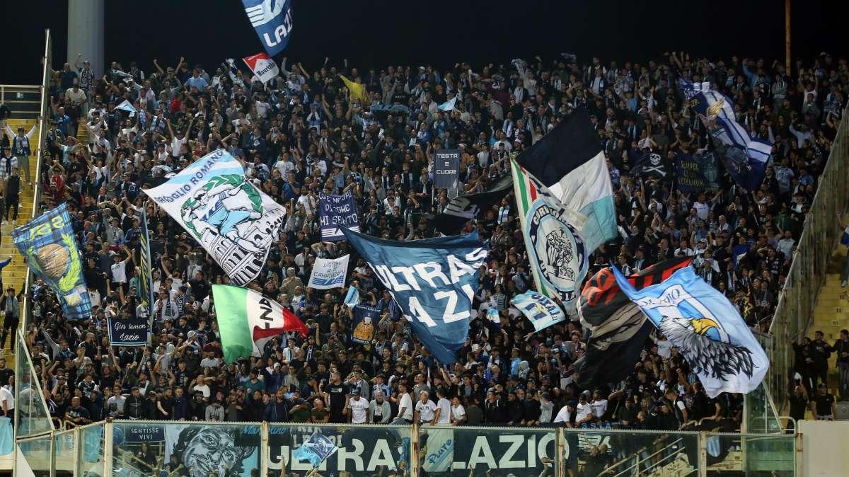 Lazio, i tifosi non mollano Sarri, c'è ancora il Feyenoord: il dato aggiornato