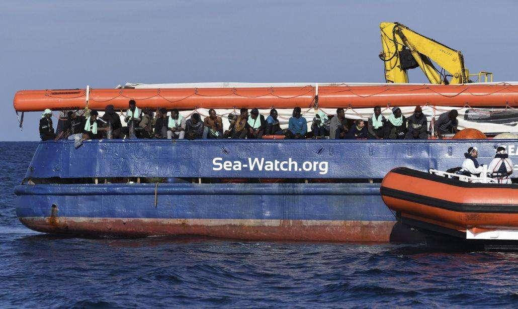 Politica / Migranti, la Germania apre all'Italia: "Pronti a prenderne il 25%"