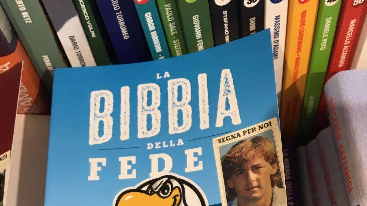 Arriva nelle librerie "La Bibbia della fede Laziale": perché la lazialità è una religione - FOTO
