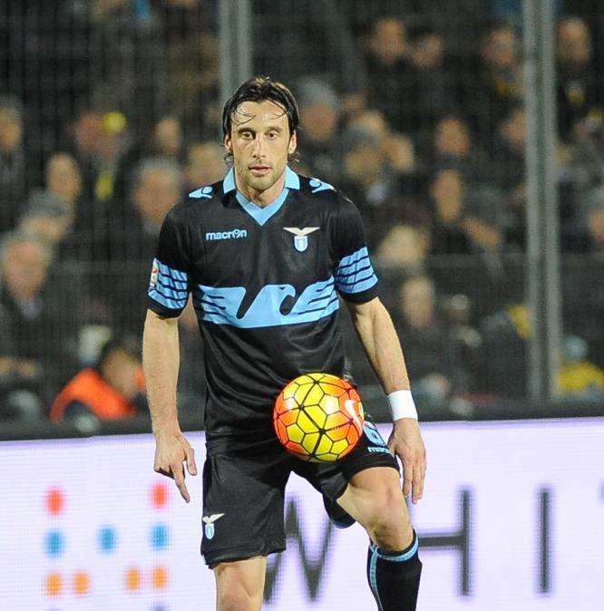Lazio, Mauri compie 39 anni: gli auguri della società - FOTO